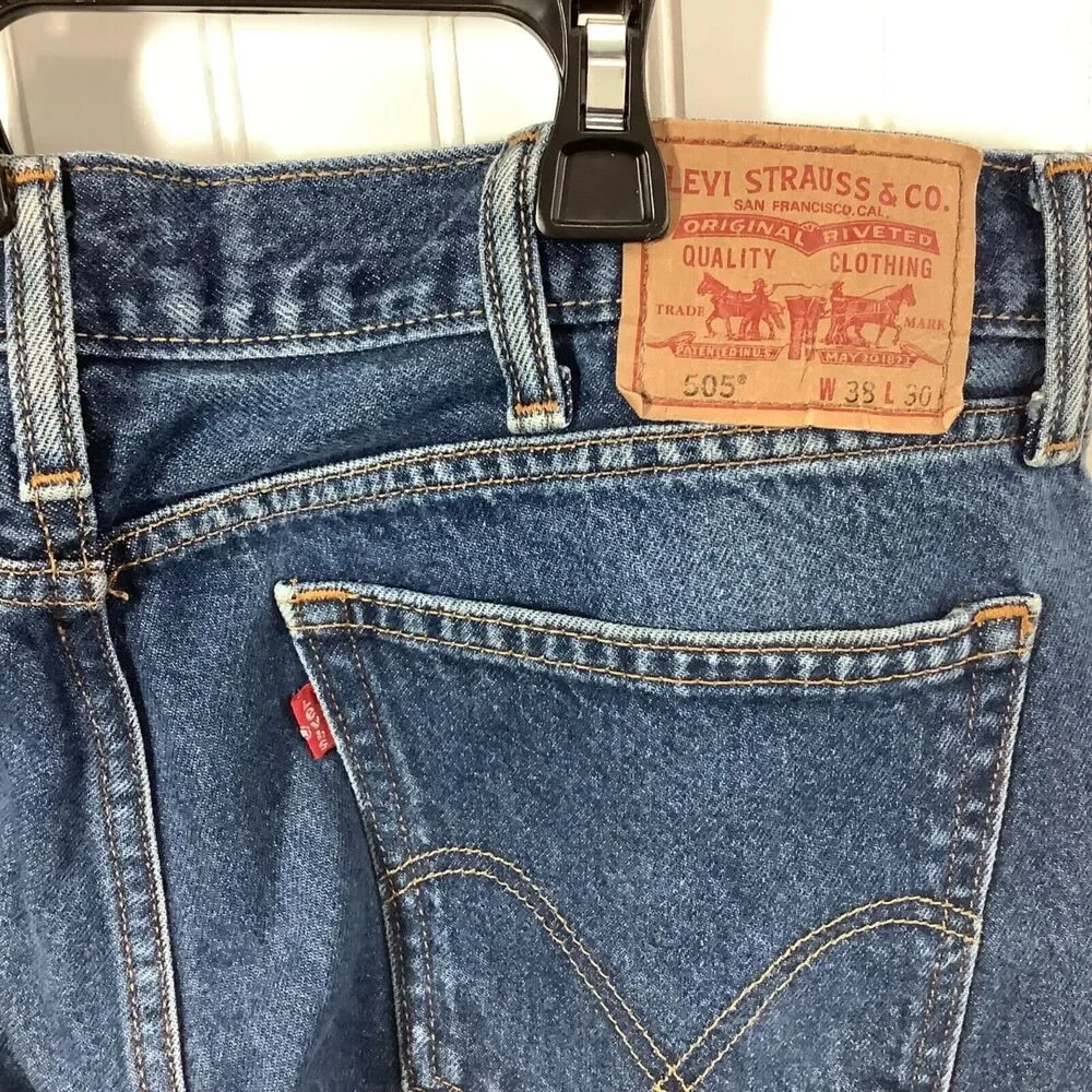Levi's Jeans Men's 38 x 30* 505 Straight Fit  Blue Denim